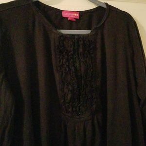 Liz Lange  long sleeve maternity Top